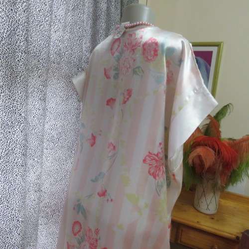 Beautiful wide cut floral satin polyester nighty size Large..140cm hips. By LARGELY FEMININE. As new