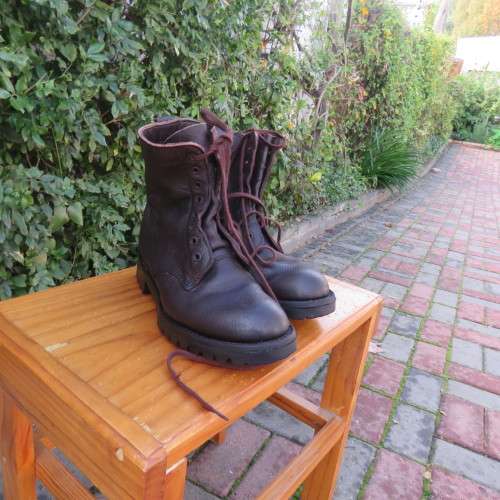 As new pair SADF genuine leather brown boots size 7 army size 255W issued 1997 by DWS.With laces