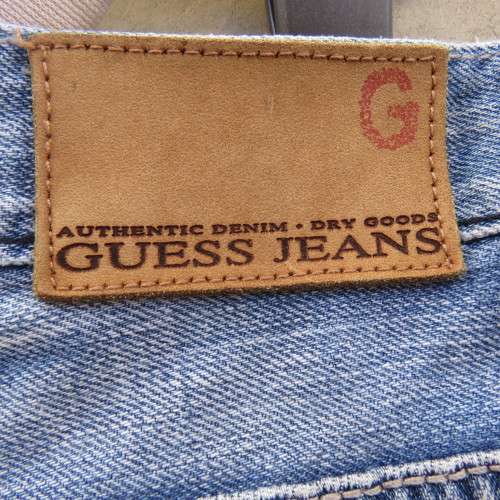 Original blue denim GUESS jeans size 36 in 100% strong cotton. Inner leg 85cm. Very good cond.