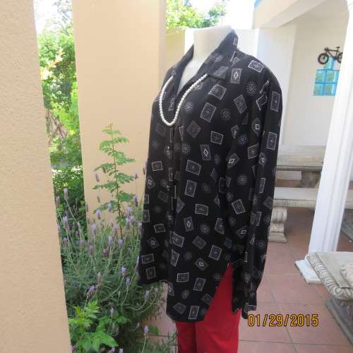 Very black long cuffed sleeve top with white square/round designs. By REFLEX size 42/18. As new.