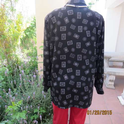 Very black long cuffed sleeve top with white square/round designs. By REFLEX size 42/18. As new.