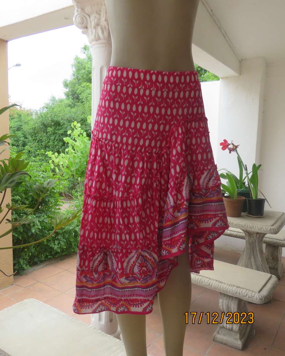 Sweet cheerful Magenta pink/white tiered skirt pulled up om left front. Size 40. By JUDY`S PRIDE.