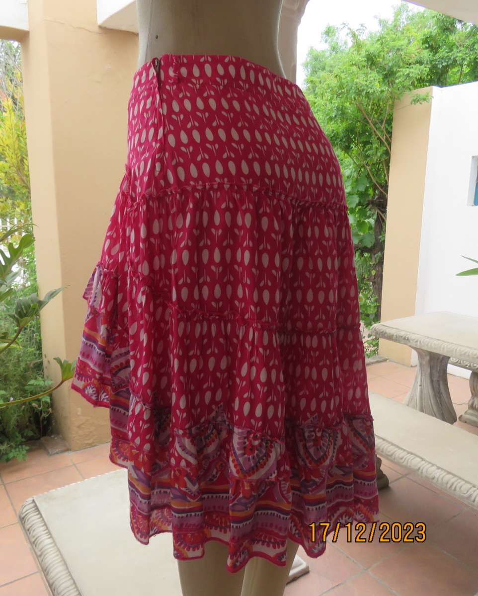 Sweet cheerful Magenta pink/white tiered skirt pulled up om left front. Size 40. By JUDY`S PRIDE.