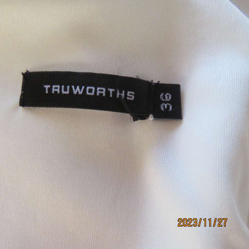 Up the luxe in this white baroque patterned sleek stretch polyester dress by TRUWORTHS.36.New cond.