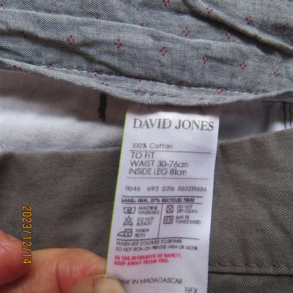 As new Men`s DAVID JONES slim fit 100% cotton grey pants. Pockets back/sides. Turnovers. Worn once.