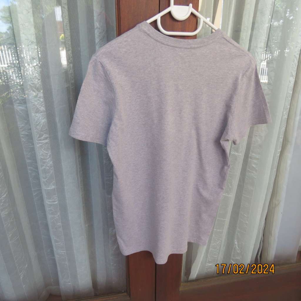 As new silver grey short sleeve T-Shirt. XS. V front by RE (Woolworths) 81-84cm chest.In 100% cotton