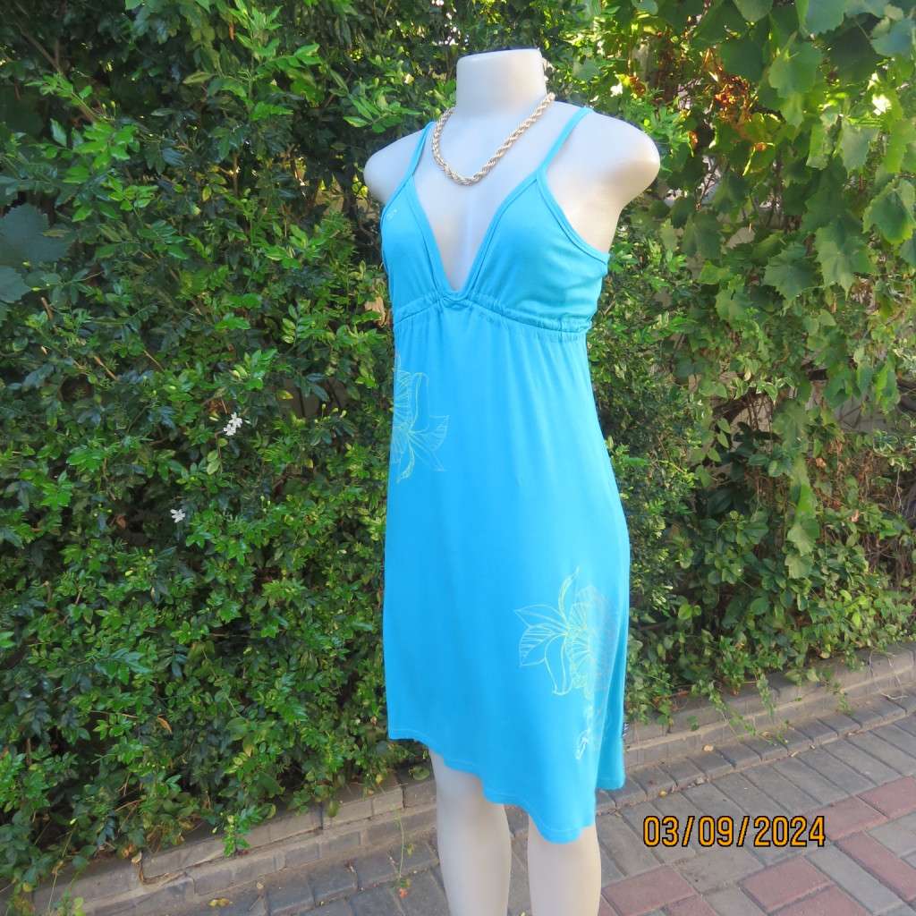 Cool ROXY turquoise strappy dress in viscose stretch fabric. Under bust drawstrings. Size 36. As new