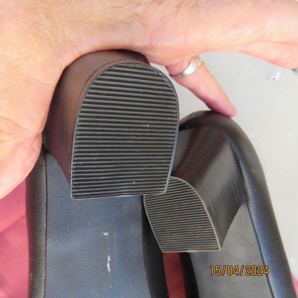 Best quality pair of black GIOVANNI shoes size 9. Step on air comfy inner soles. Brand new cond.