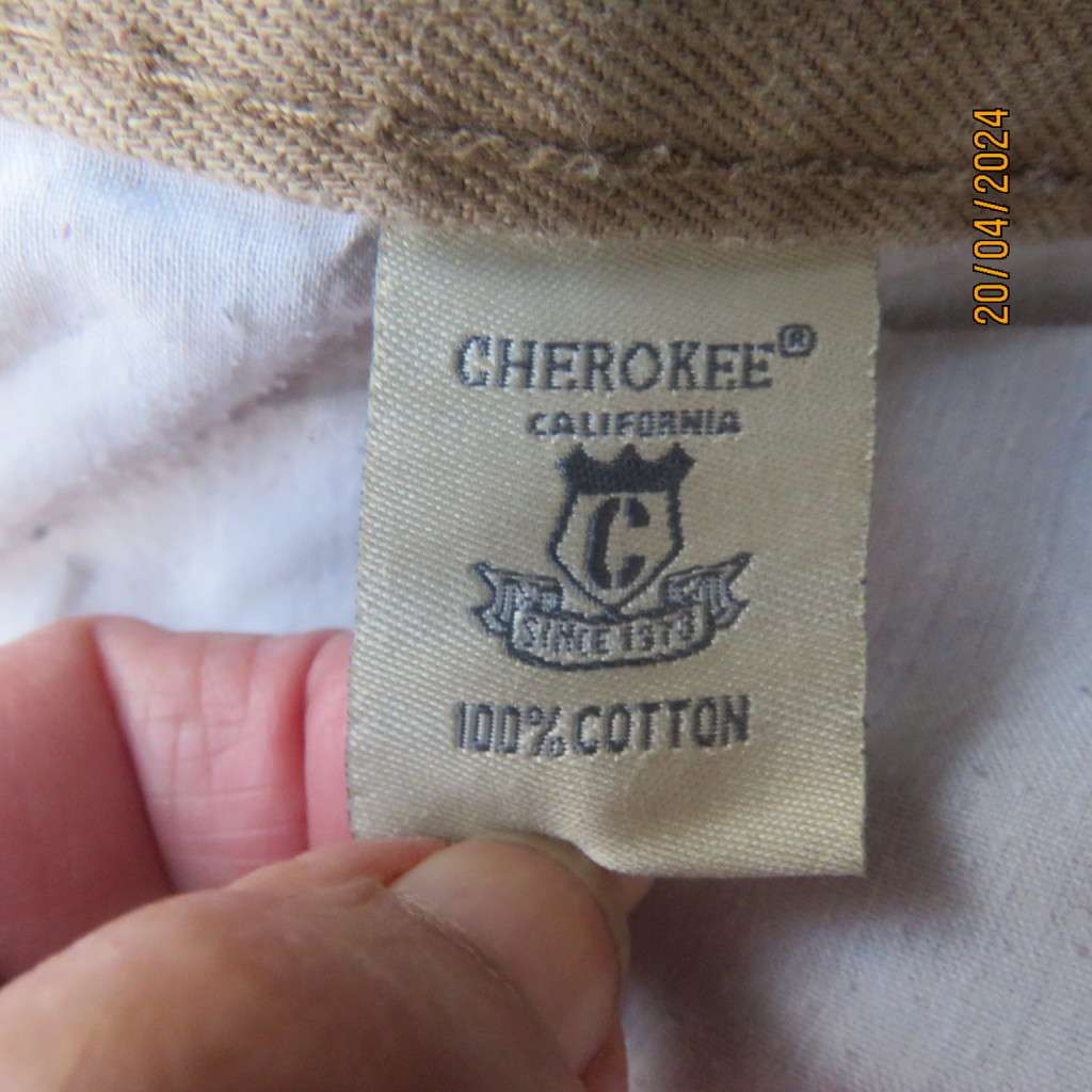 Men`s 100% cotton golden brown pants size 40 by CHEROKEE. Inner leg 80cm. Brand new cond.