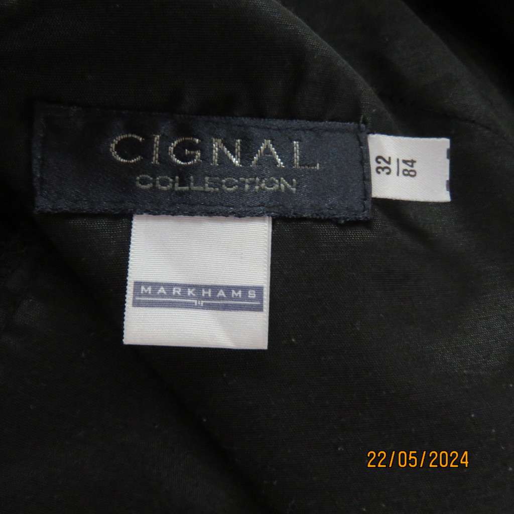 Very black Men`s poly/viscose light weight pants by CIGNAL size 32. Back flap pockets. Brand new con