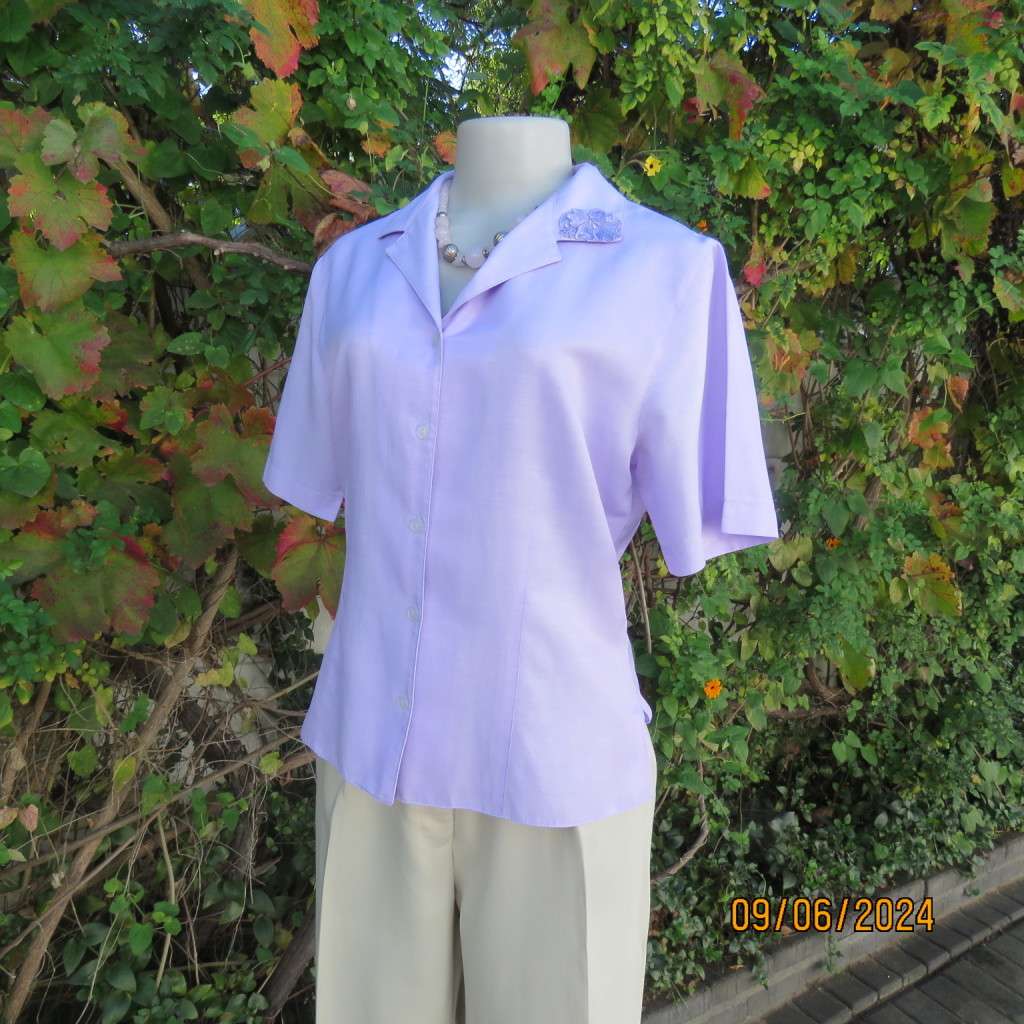 High quality short sleeve mauve button down/collar/decoration tailored top. From Ireland size 36/12