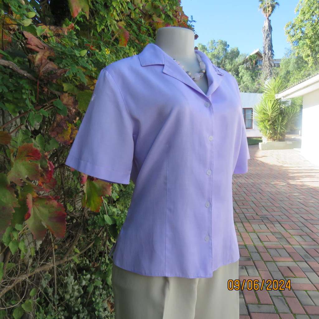 High quality short sleeve mauve button down/collar/decoration tailored top. From Ireland size 36/12