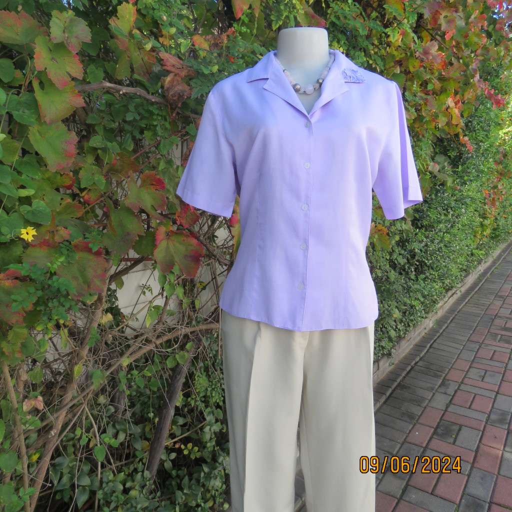 High quality short sleeve mauve button down/collar/decoration tailored top. From Ireland size 36/12