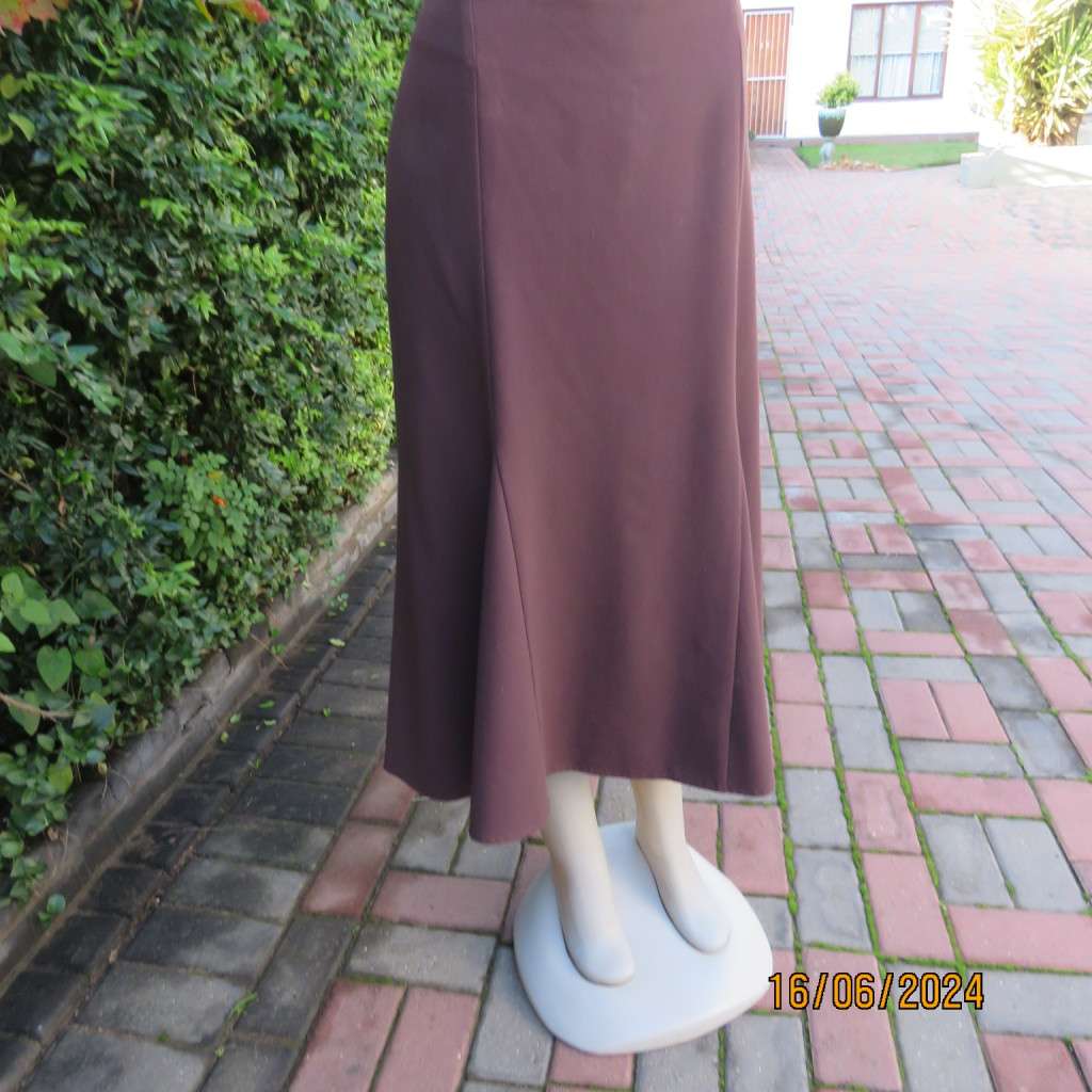 Fabulous dark brown ankle length godet bandless skirt size 42 by PENNY C. Zip at back.As new.