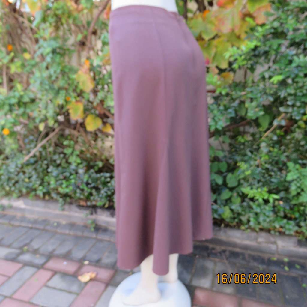 Fabulous dark brown ankle length godet bandless skirt size 42 by PENNY C. Zip at back.As new.