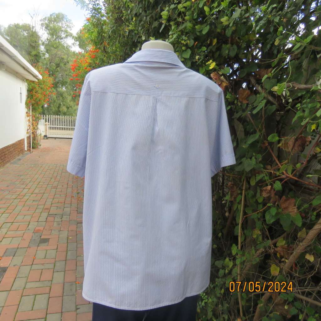 Smart casual blue/white embossed vertical striped polycotton top. By COLLINS Australia. size 44.