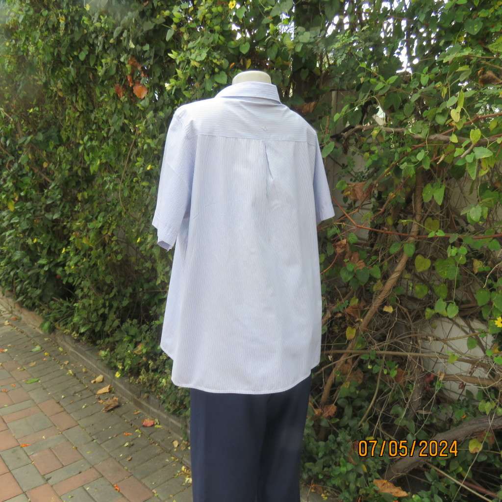 Smart casual blue/white embossed vertical striped polycotton top. By COLLINS Australia. size 44.