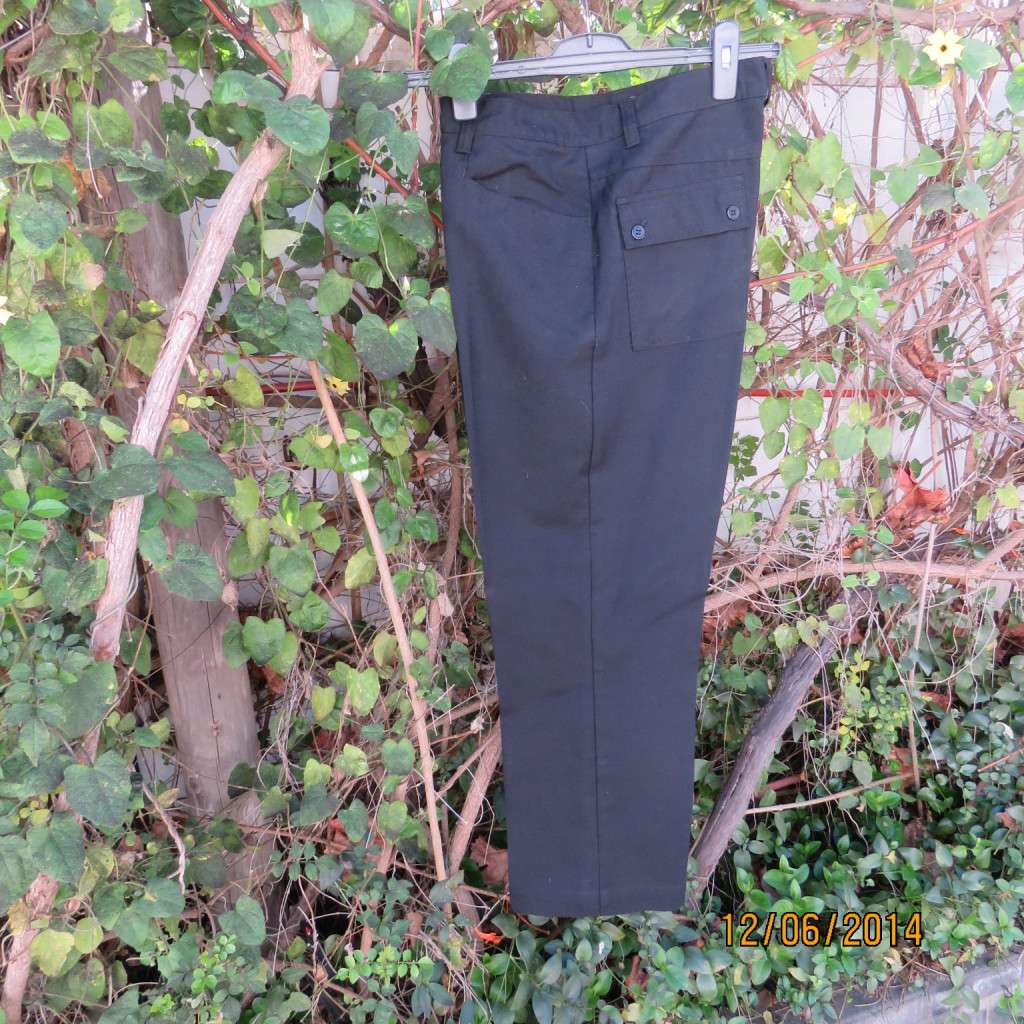 Men's smart light weight black poly/viscose pants in size 32 by ENZO MUNARI. Brand new condition.