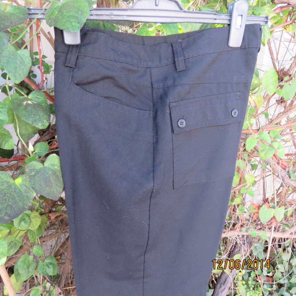 Men's smart light weight black poly/viscose pants in size 32 by ENZO MUNARI. Brand new condition.