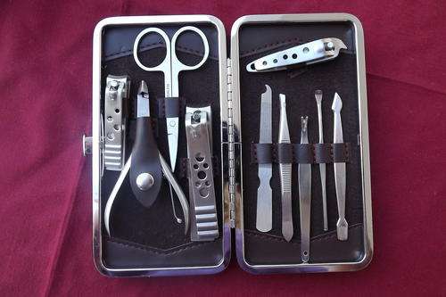Good Quality Stainless Steel Complete Manicure Set in Case