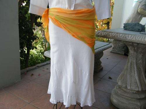 White 100% Cotton Lined Skirt with layered lower part in size 34