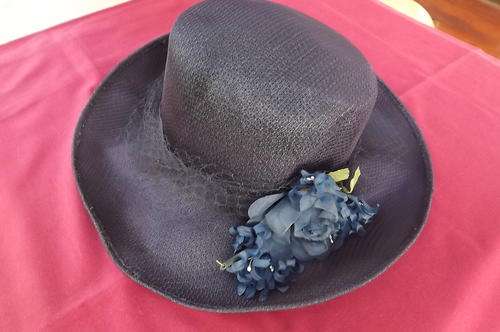 Vintage Navy Hat with Medium Brim - good condition - see scans