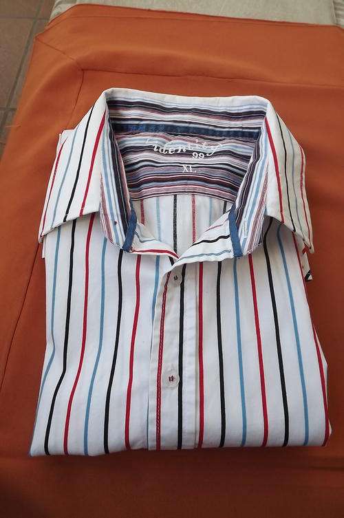 Identity 99 Men's Shirt in vertical stripes - back/shoulder width 47cm and chest width - 108cm