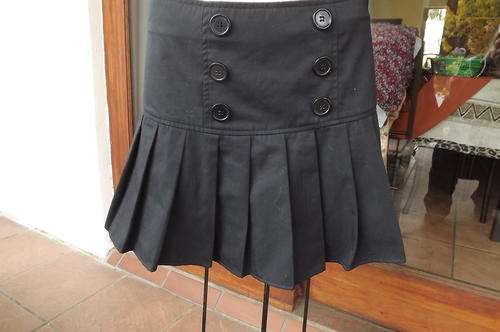 Black Mini Skirt with Knife Pleats and buttons in front - Polycotton in size 6/30 - good condition