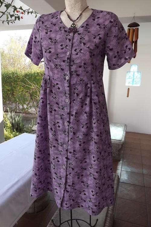 Lavender Colour Button Down Summer Dress in size 10/34 -wash & wear polyester in very good condition