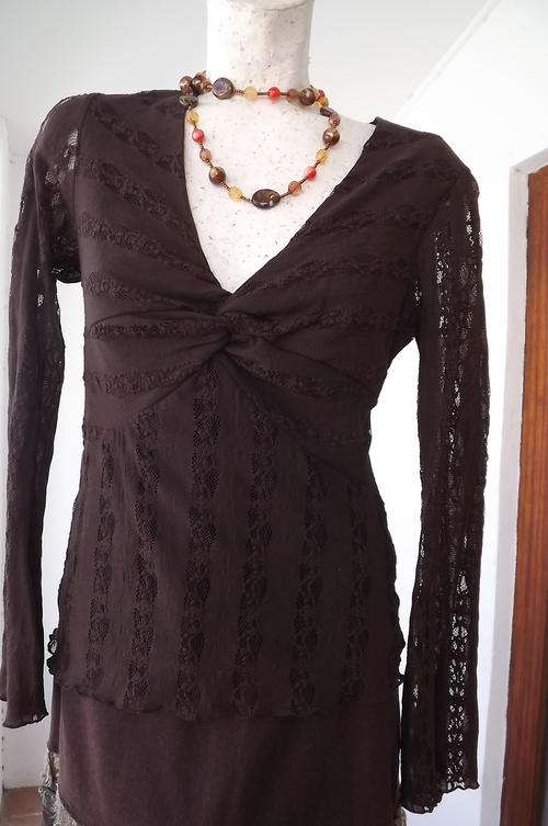 Brown Long Sleeve Stretch Lace Top-body part lined in size 10/34-for day or evenin - good condition