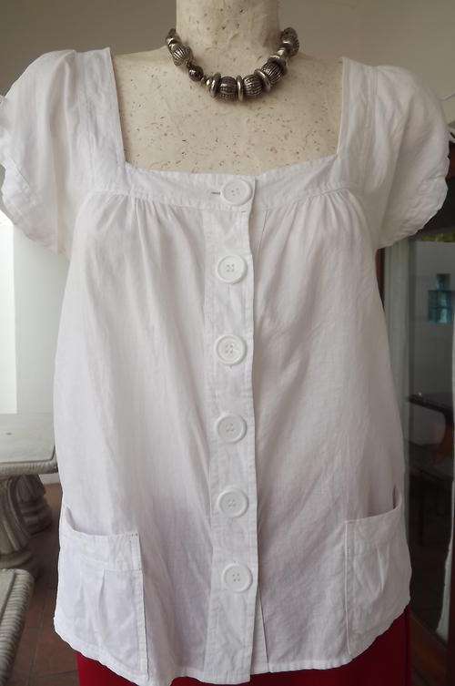 White Top in 100% Cotton with Square Neckline in size Medium (will fit a size 34)