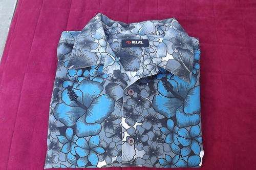 Men's Shirt in White with Blue & Grey Floral Pattern in size Large by Relay - chest 120cm - as new