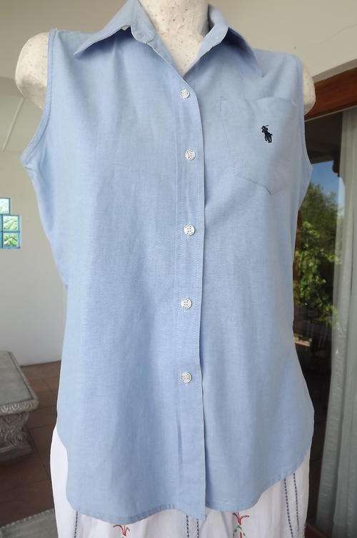 Ralph Lauren 100% Cotton Sleeveless Light Blue Top with Shirt Collar in size 10/34 - good condition