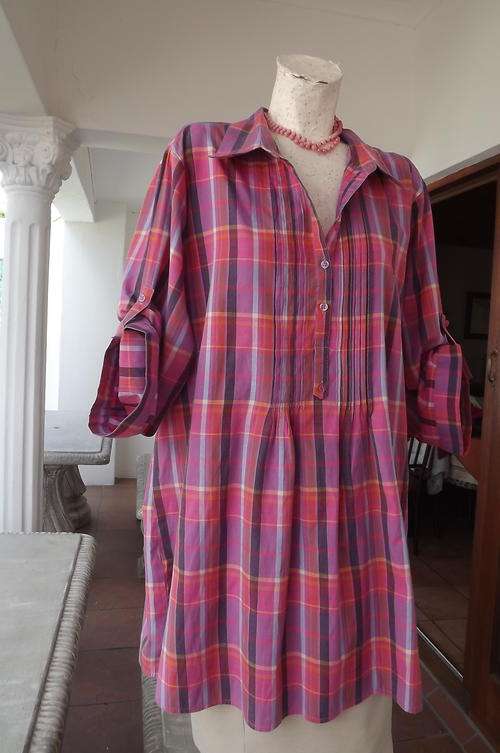 Pretty Casual Pink & Blue Long Top by Donatella in size 26/50 - pull up sleeve - as new