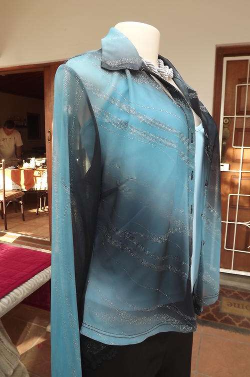 Turquoise & Black Sheer Long Sleeve Blouse with Horizontal Silver Threads in size 14/38 - good cond