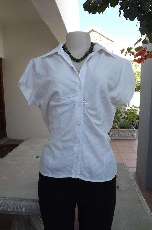 Off White Cap Sleeve Blouse in Polycotton in size 12/36 - used but still in good condition