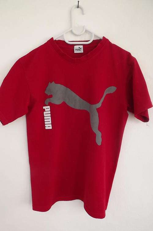 Men's Red Puma T-Shirt in 100% Cotton - size Small - Chest 99cm - not original - good condition