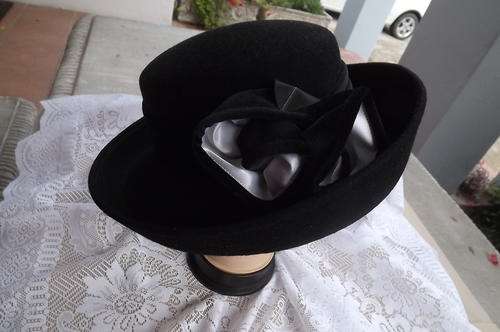 Beautiful Black Firm Turn Up Rim Hat with Velour Band & Flower with White Inner - as new