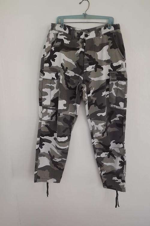 USA Camouflage Pants in size 34 - Buttons on Front - worn but still in good condition