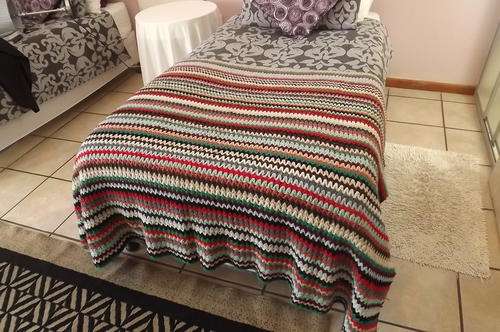 Pretty Hand Crocheted Knee Blanket or Throw - 136x200cm
