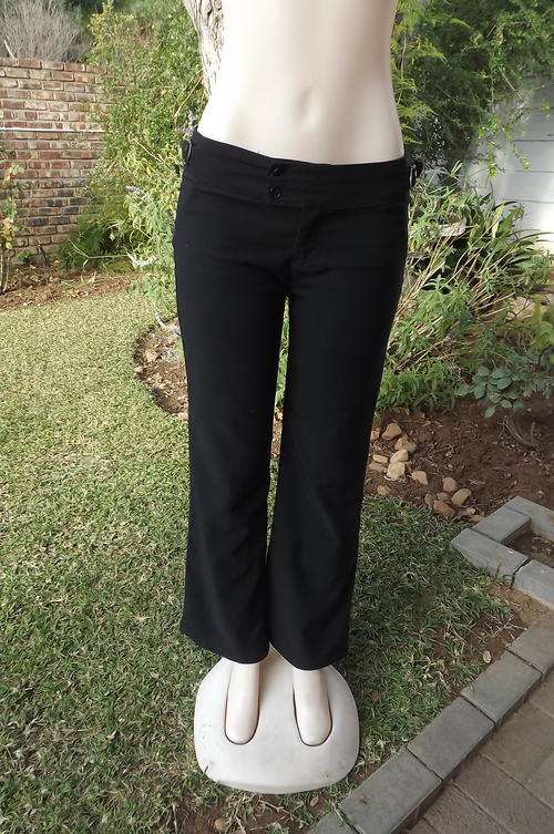 Beautifully Styled Black Poly/Rayon Pants with Spandex for stretch in size 12/36 - good condition
