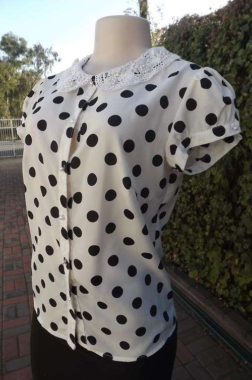 Pretty Cream & Black Polkadot Blouse by Miss L in size 8/32 - as new