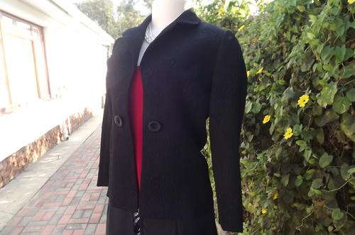 Smart Black Tailored Formal Jacket in size 7/31 - fully lined with 2 buttons on front - as new