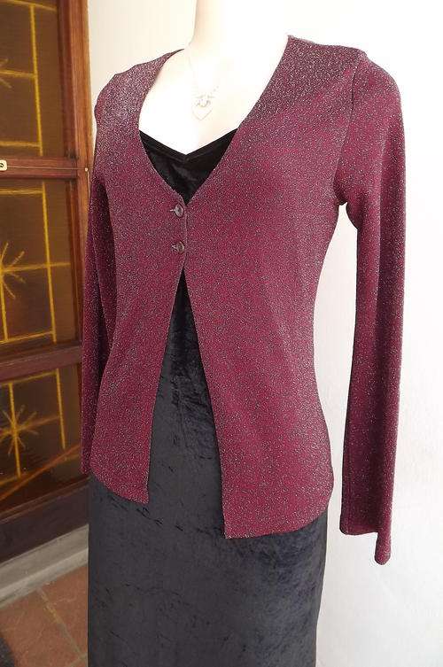 Carmine Colour Lurex & Nylon Jacket for Evening in size 8/32-close in front with 2 buttons-new cond