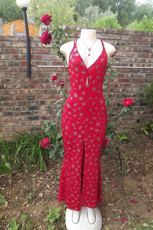 A Stunning Red Dress for that special celebration party in size 12/36 by Inwear - as new
