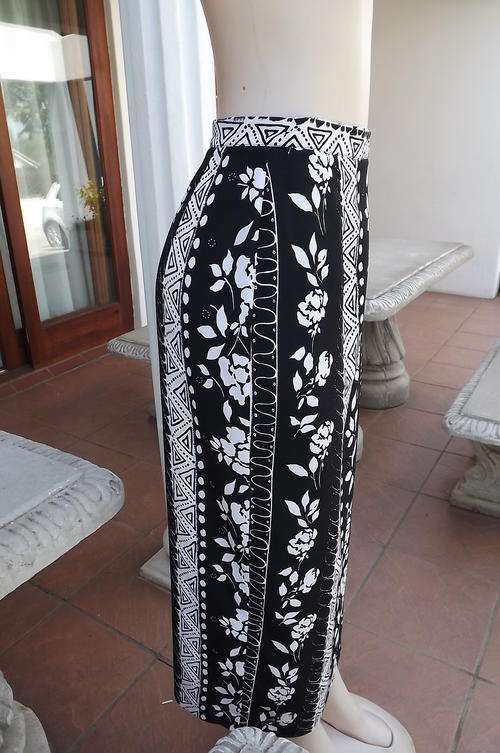 Beautiful Maxi Black & White Floral Stripe Design Fold Over Skirt by Foschini in size 10/34 - as new