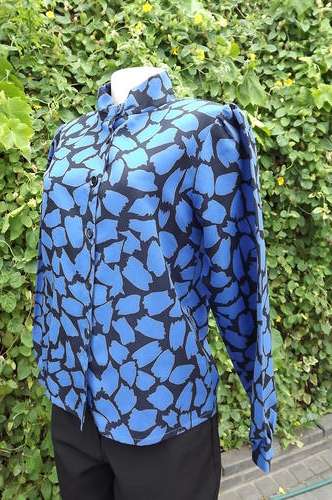 Royal blue&black polycotton top with a chinese type collar and long balloon sleeves.Size 36/12.Used