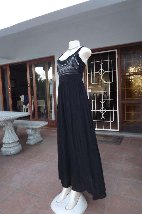 Casual Dresses Beautiful black maxi dress by Truworths.Size 36 12.Poly Rayon mix.Fully lined.As new condition was sold for 95.00 on 9 Jan at 11 13 by trendyvintage191 in Oudtshoorn ID 170770843