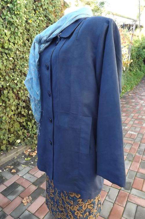 Navy suede look lined jacket by Y.O Designer in size 44/20.Front seam pockets.Tucked seams on front