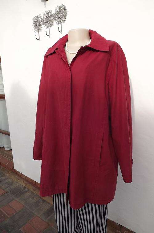 Red hooded jacket by Woolworths in size XL.Front seam pockets.Fully lined.Hood removable.